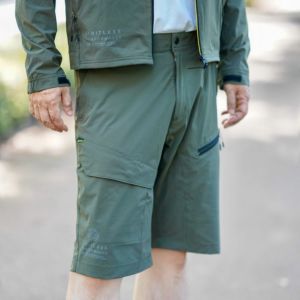 ストレッチショートパンツ