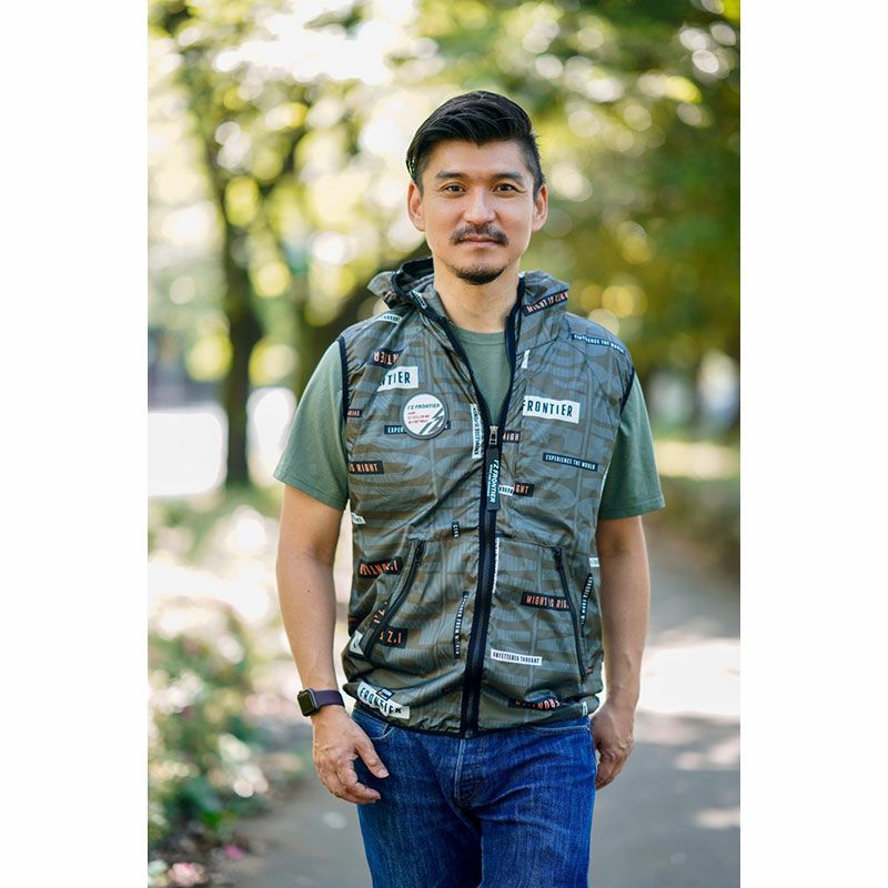 アイズフロンティア プリントチタンA.S. フーディッドベスト(ファン